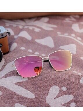 Women's Melrose Gold Frame Sunglasses with Pink Gradient Lenses Calimesa